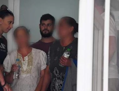 Ακόμα ένας βανδαλισμός από τις δύο Βουλγάρες-Πασάλειψαν με λάδια κορνίζα στο Εθνικό Ιστορικό Μουσείο